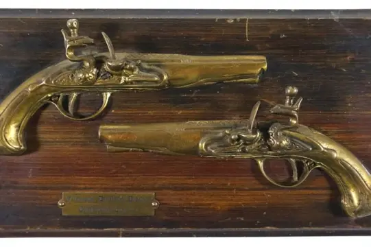 Olde Worlde - Pistol Plaque - Hout, Messing