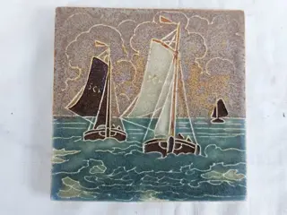L.E.F. Bodart - Porceleyne Fles, Delft - Twee cloisonné-metseltegels met daarop botters (2) - Aardewerk