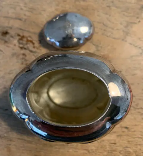 Theebusje (1) - Art Deco - Verzilverd