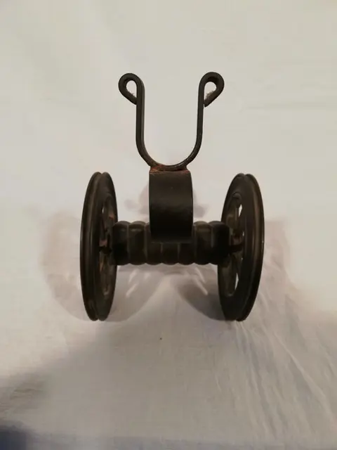 wijnfleshouder (kanon) (1) - Edwardiaanse stijl - gietijzer-hout-metaal