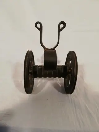 wijnfleshouder (kanon) (1) - Edwardiaanse stijl - gietijzer-hout-metaal