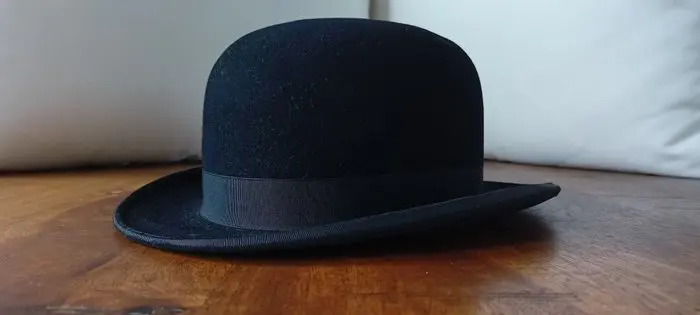 Hoed of helm (1) - gevoeld