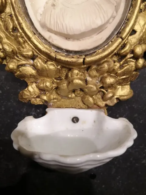 Oude ketel in gebeeldhouwd en verguld hout - eikenhout