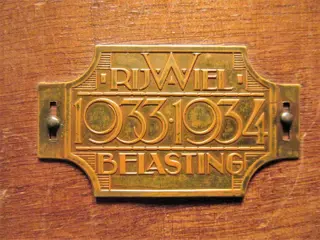 Zeldzame vooroorlogse rijwielbelastingsplaatjes (4) - Hout, Koper