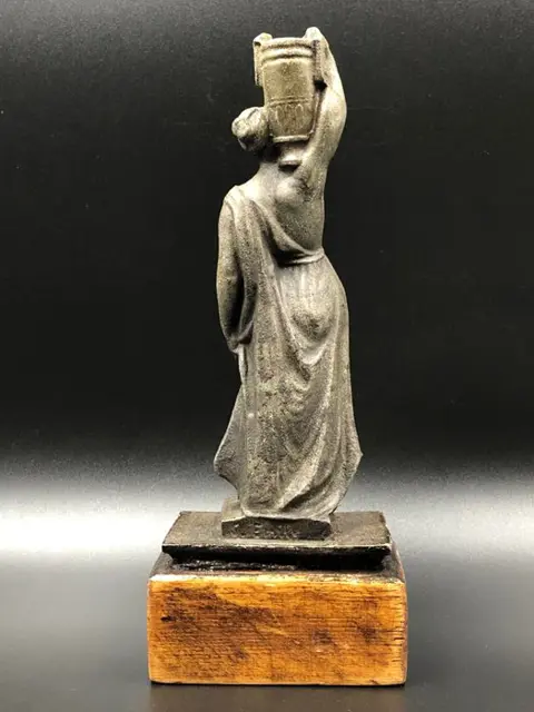 Sculptuur "Romeinse Godin" - Kunstenaar. G Emile - Hout, Zinklegering