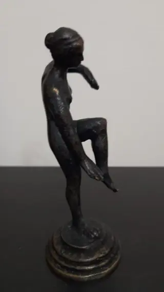 Badende Venus, volgens het klassieke model - Brons