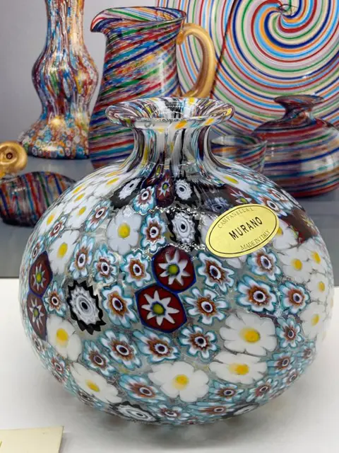 Campanella - Vaas, Uivormige vaas met lichtblauwe sterkleurige murrine - Glas