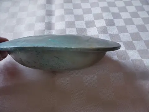 Messing kom met deksel, niervorm, handwarmer, knapzakaccessoires (1) - Messing