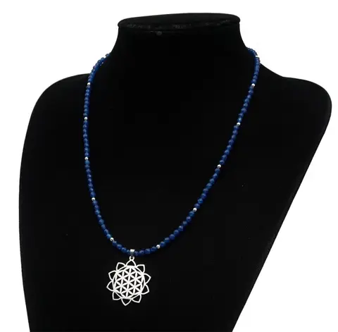 Ketting versierd met een Flower of Life - Krachtig symbool van energie - Saffier - 925 zilveren sluiting en kralen - Spirituele harmonie en vitale energie