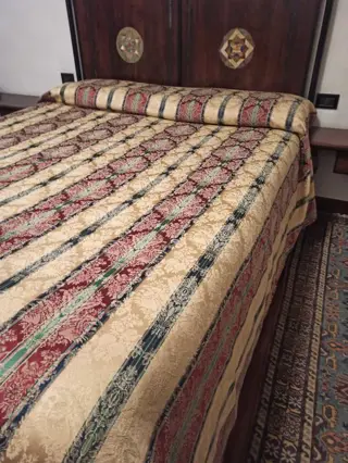 Prestigieuze tweepersoons sprei - 290 x 260 cm - Damast, Katoen, Satijn - 1945-1978