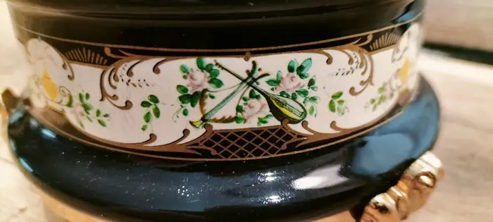 Sigaretten houder met music doos - MetaalPlacc oro