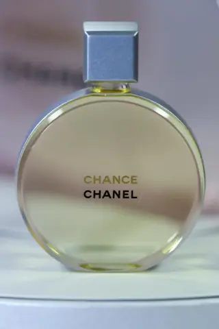 Chanel - Chance Chanel Eau de parfum Tendre speeldoos muziekdoos met beweging boite a Music Carillon - Kunststof