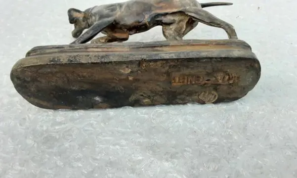 P. Chenet foundry - Beeld - jachthond - 13cm - Brons