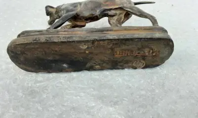 P. Chenet foundry - Beeld - jachthond - 13cm - Brons