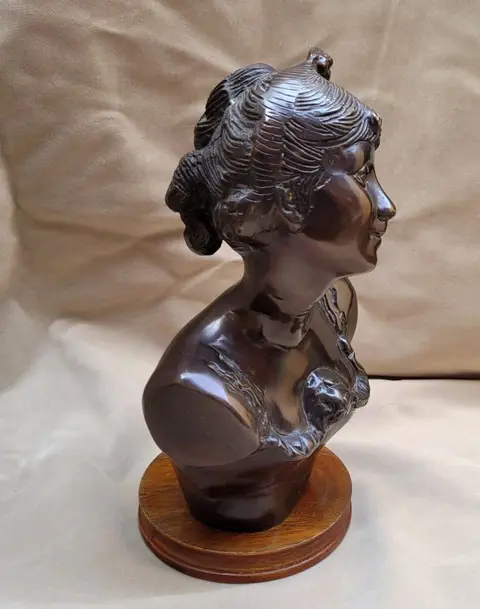 Beeld(je) - Hout, Legering