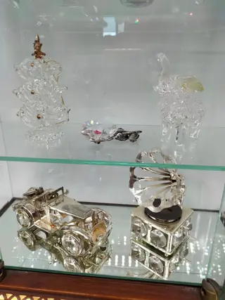 Etalage - Glas, Hout, Kristal