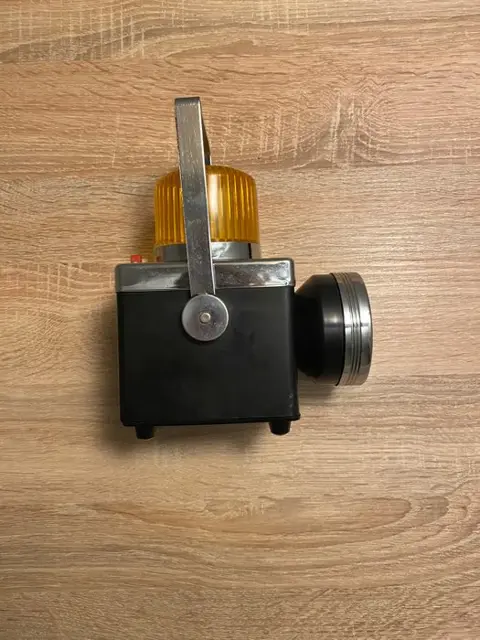 Onbekend - Redspot - Lamp (1) - metaalsoort en kuststof