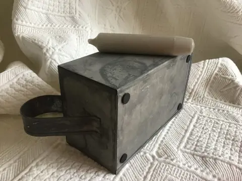 Franse sprei en een zinken blaker (2) - Zink en katoen