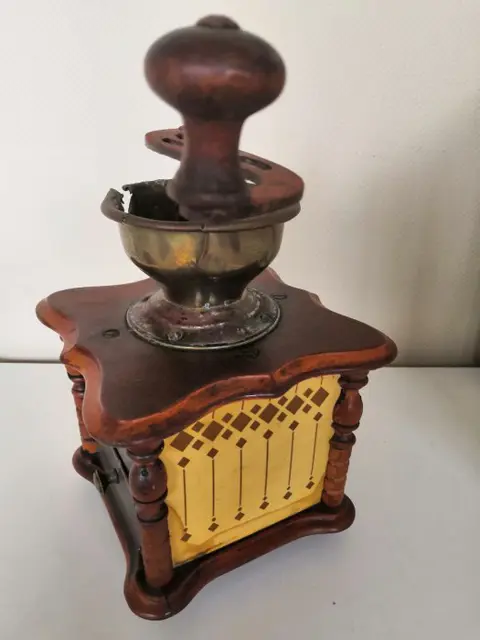 Koffiemolen (1) - Hout