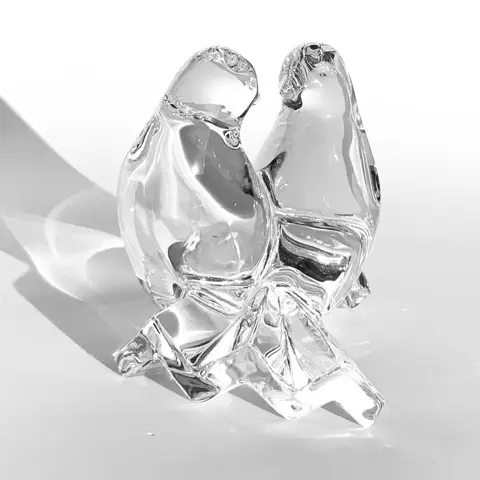 Claus Harttung - Baccarat - "Liefdevolle duiven" - Helder kristal