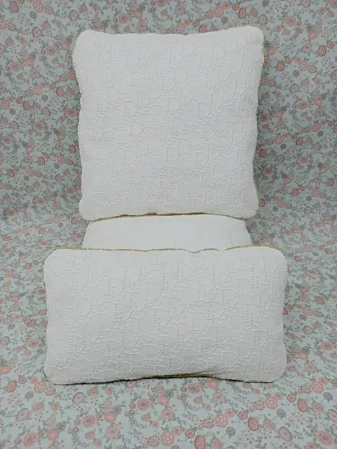 Kussen, luxe sierkussens, gemaakt met DIOR-stof (3) - Hars/polyester, Katoen - 2022