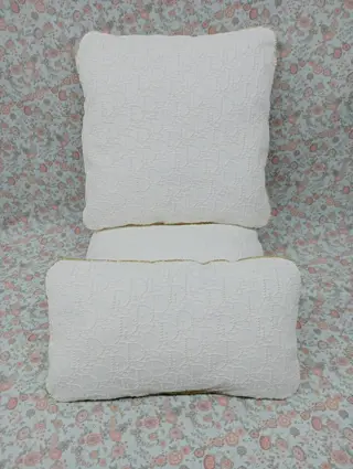 Kussen, luxe sierkussens, gemaakt met DIOR-stof (3) - Hars/polyester, Katoen - 2022