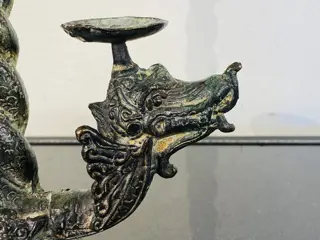 Zeldzame bronzen en antieke Naga Busuki drakenbewaker-kandelaar - Brons
