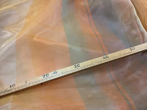 Simta Telerie gordijnstof - 610 x 330 cm - Organza - 21e eeuw