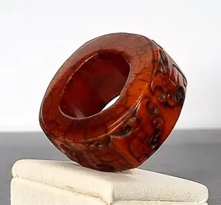 Ring - Ring - Taotie dierenmaskerwerk - tāo tiè wém - (饕餮紋) - Steen van evenwicht van harmonie tussen lichaam en geest - Jaspis (Brécchia) - 17,62 g
