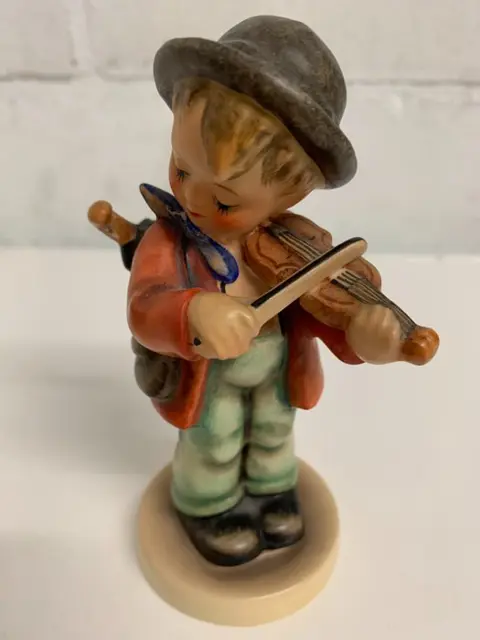M.I. Hummel - Goebel - Beeld(je), nr. 4 "de kleine violist" - TMK-5 - Porselein