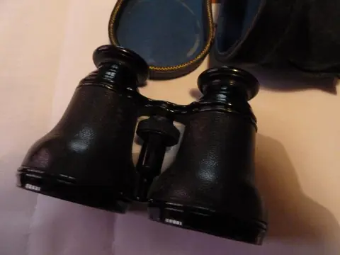 Jumelles de théâtre met een dubbele cuir (1) - cuir en metaal