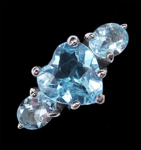 Prachtige geloofsring versierd met blauwe topazen - Gefacetteerd hart - .925 zilver, Blue Topaz - Markeert innerlijke rijkdom