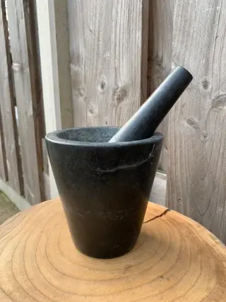 Natuurstenen vijzel met stamper (1) - Natuursteen