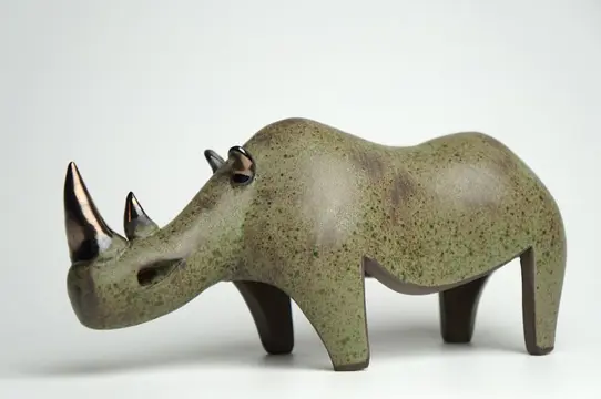 Urszula Despet - Neushoorn - Keramiek