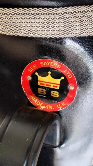 Ben Slayers Ltd. - Jack Nicklaus irons - Vintage leather golf bag and 7 irons. - Kunst en ambachten - Aluminium, IJzer (gegoten/gesmeed), Leder