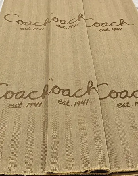 Prachtige Coach New York stof 440x145cm - Hars/polyester, Katoen - 2009