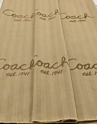 Prachtige Coach New York stof 440x145cm - Hars/polyester, Katoen - 2009