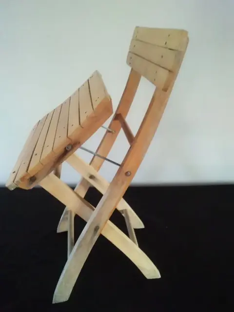 Vintage kinderstoeltje. - Hout