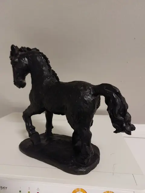 zwart paard (1) - kunsthars