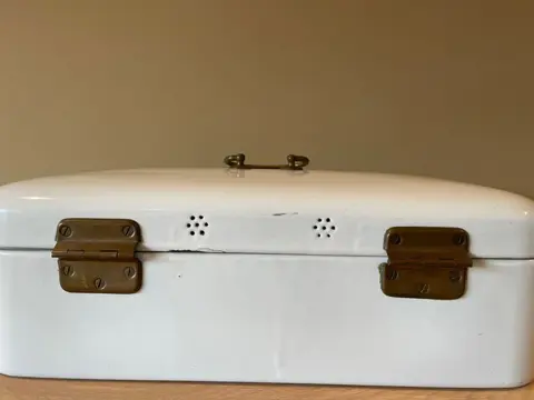 broodtrommel (1) - Emaille