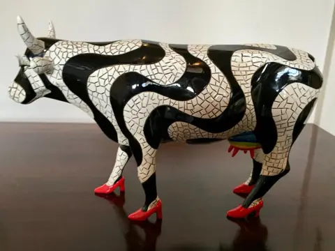 Cow Parade. Cowparade.Paraiso Tropical. Large. - Beeld(je) - Poly Resin
