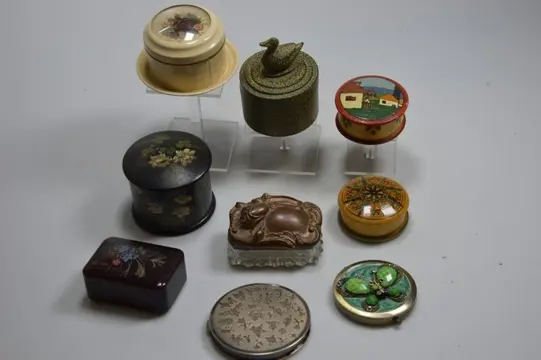 Mooie verzameling van 9 vintage, antieke doosjes / poederdoosjes. (9) - Brons, Hout, Kristal, metal