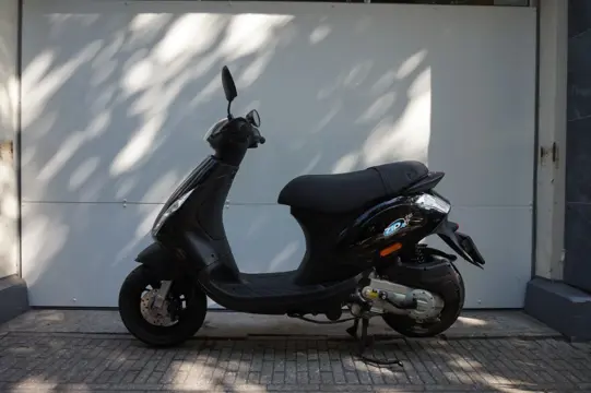 Piaggio Zip Snor 4T Zwart DJV-11-V