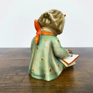 Hummel #8 - Boekenwurm - TMK3 - Porselein