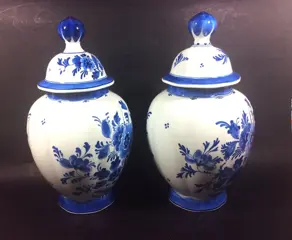 De Porceleyne Fles, Delft - 2x Dekselvaas - 32 cm - 1966-1967 - Aardewerk