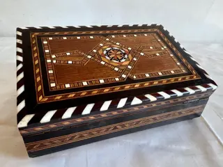 Juwelendoosje, Borst - Kunst en ambachten - Been, Hout