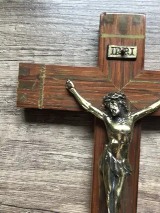 Crucifix (1) - Brons (verguld/verzilverd/gepatineerd/koud geschilderd), Hout