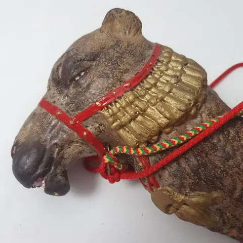 Sculptuur kameel - Gips, Hout