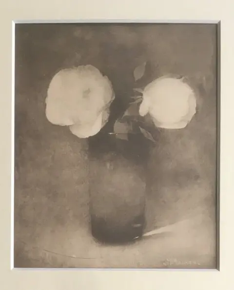 Jan Mankes (1889-1920), naar - Twee roosjes in glas