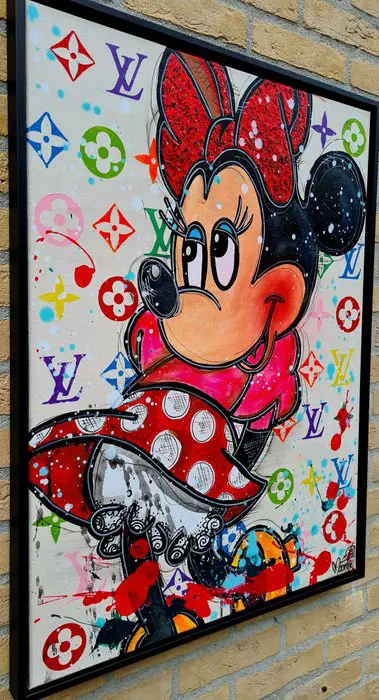 Moontje (1971) - Minnie Mouse Loves Louis Vuitton.